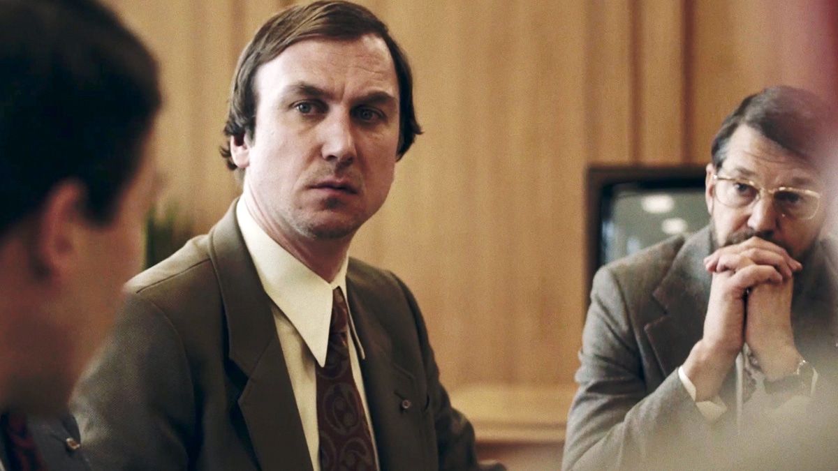 Filmkritik: „Nahschuss“ mit einem furiosen Lars Eidinger als Stasi-Mann