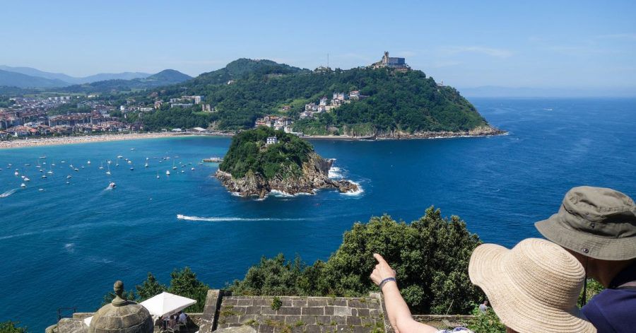 Einen traumhaften Blick auf die Muschelbucht von San Sebastián bietet der Hügel Urgull.