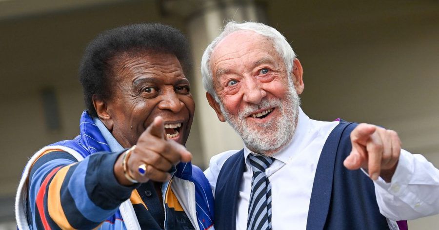 Roberto Blanco (l) und Dieter Hallervorden bei der Vorstellung des Programms für die neue Spielzeit im Schlosspark Theater.