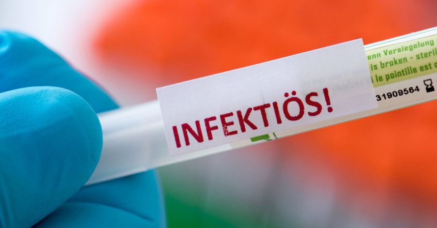 Nach Angaben des Robert Koch-Instituts (RKI) von Dienstagmorgen lag die Sieben-Tage-Inzidenz bei 17,9.
