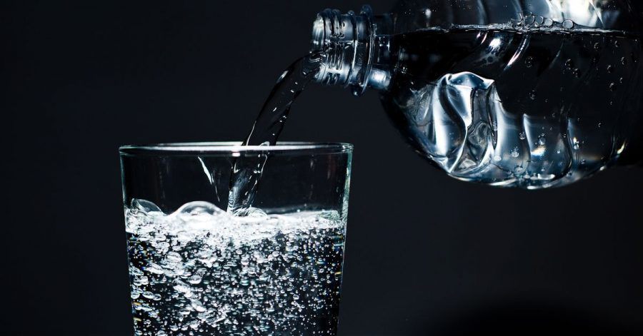 Sprudelwasser kann nicht nur Durst löschen, auch beim Backen und Kochen kann es zum Einsatz kommen.