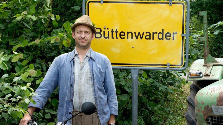 Peter Heinrich Brix als Bauer Arthur "Adsche" Tönnsen. (stk/spot)