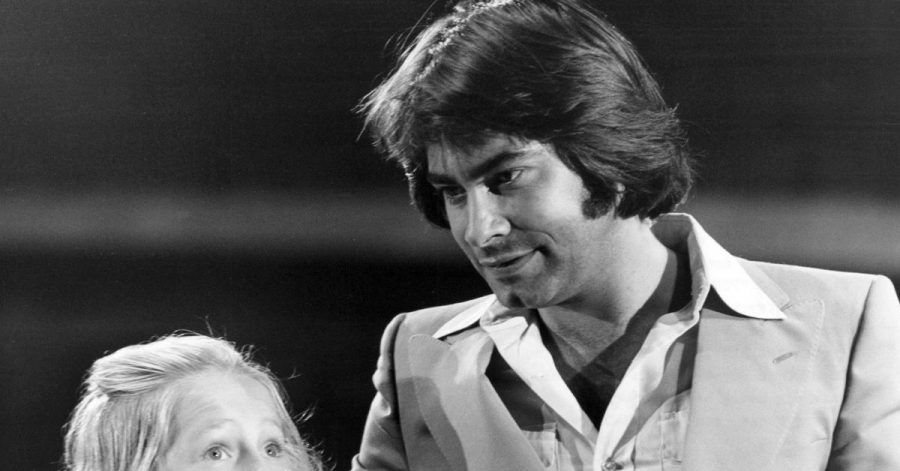«Schön ist es auf der Welt zu sein» von Anita und Roy Black ist mit Zeilen wie «Das Schönste im ganzen Jahr, das sind die Ferien» und dem Refrain «Schön ist es auf der Welt zu sein/Sagt die Biene zu dem Stachelschwein» unvergessen.