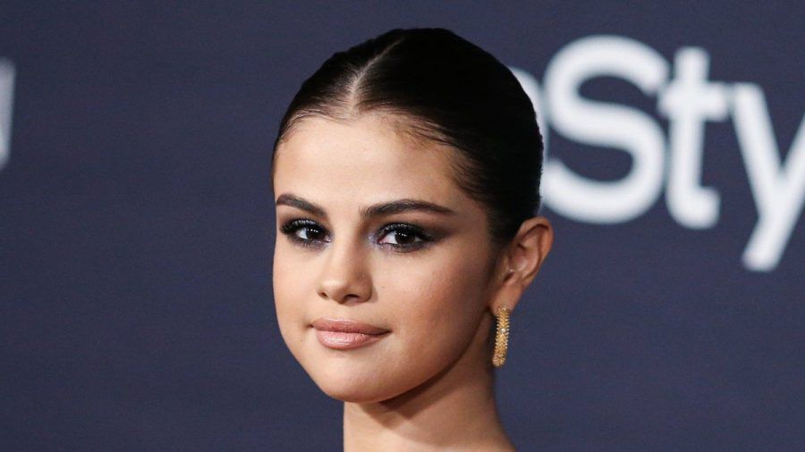 Selena Gomez blickt auf ihre frühe Karriere zurück. (dr/spot)