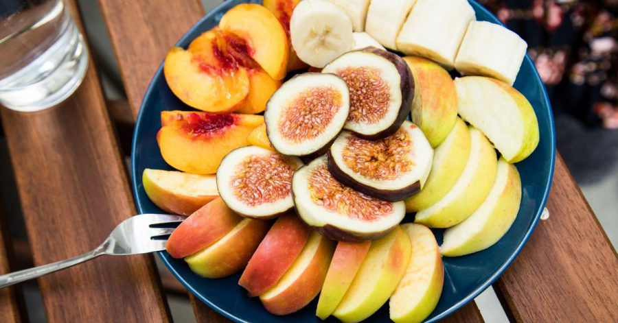 Lecker Obstteller, richtig gutes Zeug: Dem Bauch zuliebe isst man lieber nicht alles auf einmal.