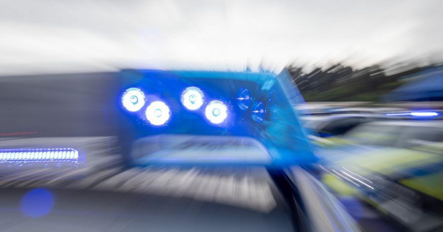 In Niedersachsen ist der Polizei ein betrunkener Autofahrer ins Netz gegangen - ganz freiwillig. (Symbolbild)