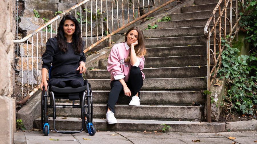Hülya Marquardt (li.) und Vanessa Mai in Stuttgart (obr/spot)