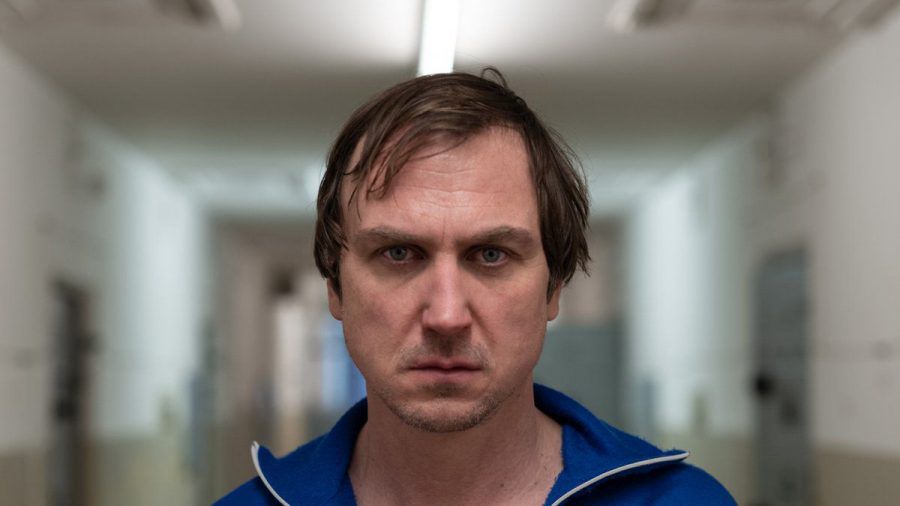 Lars Eidinger spielt im Polit-Drama "Nahschuss" die Hauptrolle. (amw/spot)