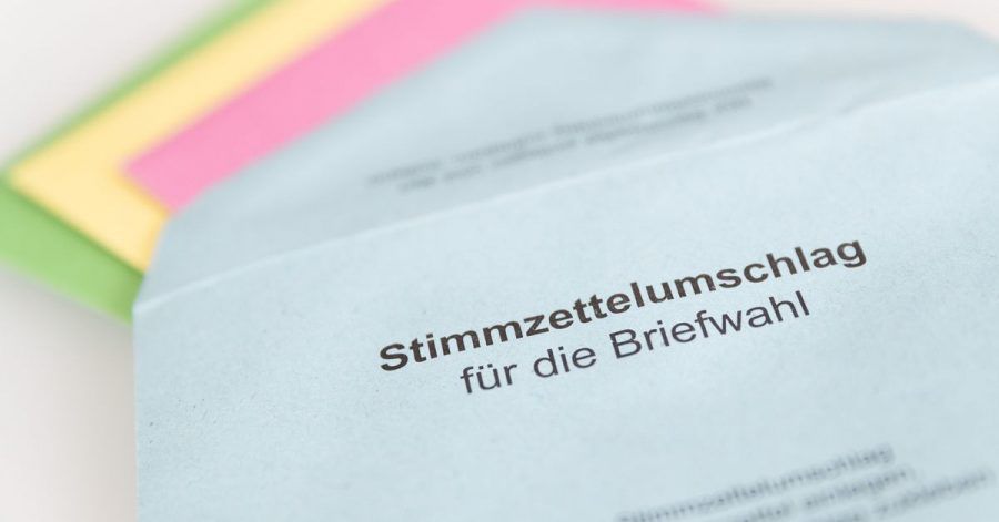 Wahlscheine, farbige Umschläge und Unterschriften: Damit nichts schiefläuft, enthalten die Briefwahl-Unterlagen auch ein verständliches Infoblatt.