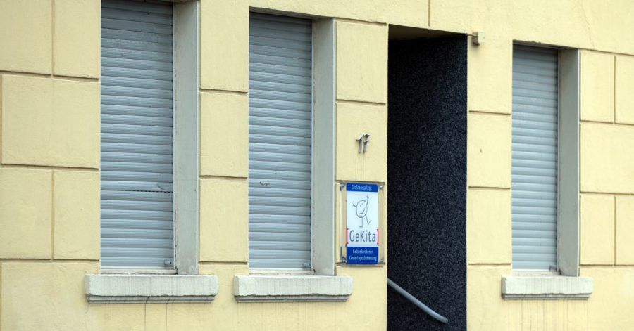 Nach dem Tod eines zweijährigen Jungen in einer städtischen Mini-Kita in Gelsenkirchen ermittelt die Polizei «in alle Richtungen».