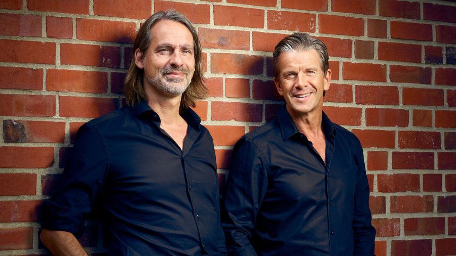 Richard David Precht (l.) und Markus Lanz bekommen einen neuen Podcast. (wue/spot)