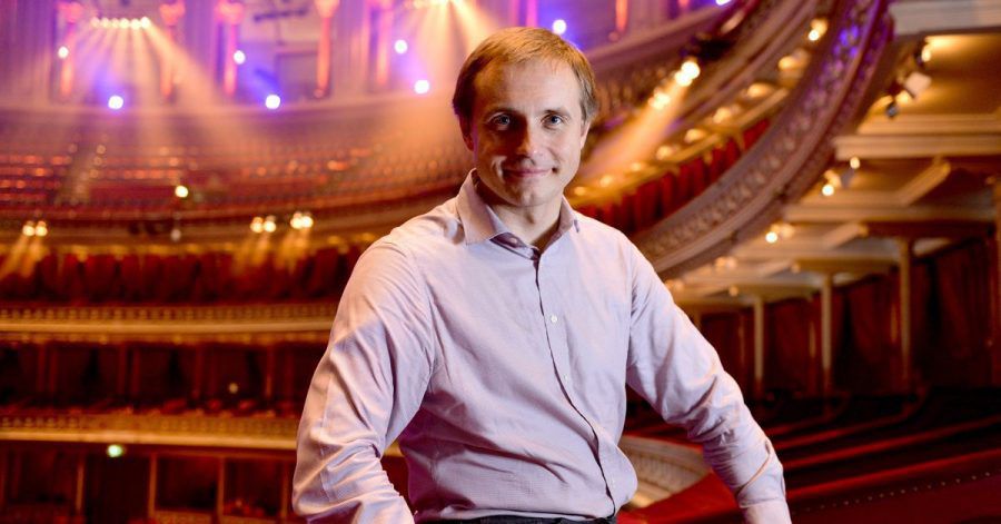 Vor seinem ersten Auftritt mit dem Royal Philharmonic Orchestra fordert Dirigent Wassili Petrenko ein Ende des Brexit-Streits um Visa für Künstler.