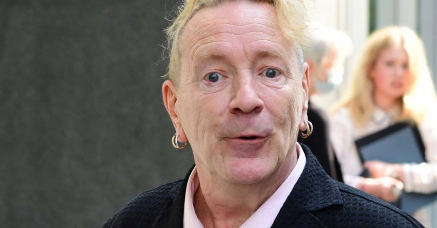 Frontmann John Lydon, alias Johnny Rotten, bei seiner Ankunft im Rolls Building des High Court.