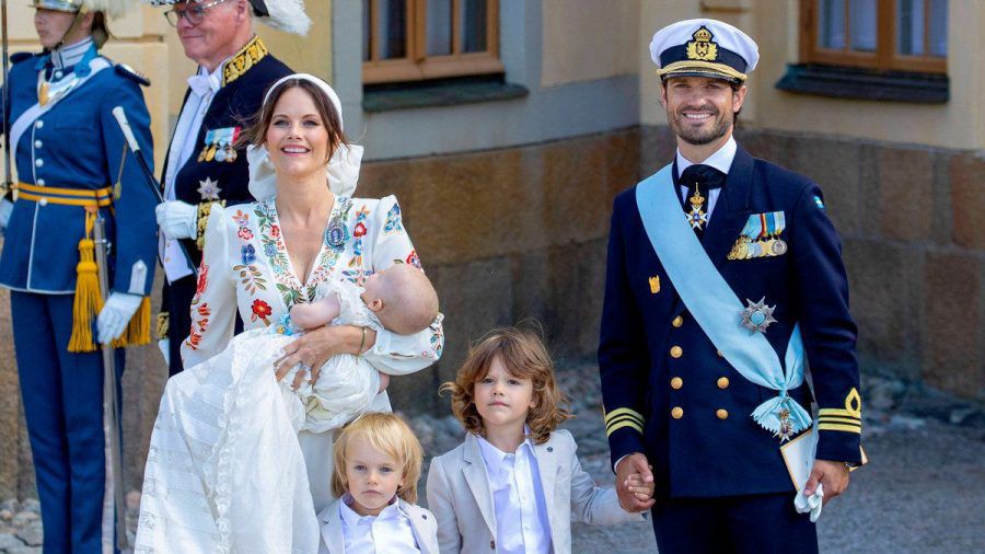 Prinz Carl Philip und Prinzessin Sofia von Schweden mit Prinz Julian, Prinz Gabriel und Prinz Alexander. (wue/spot)