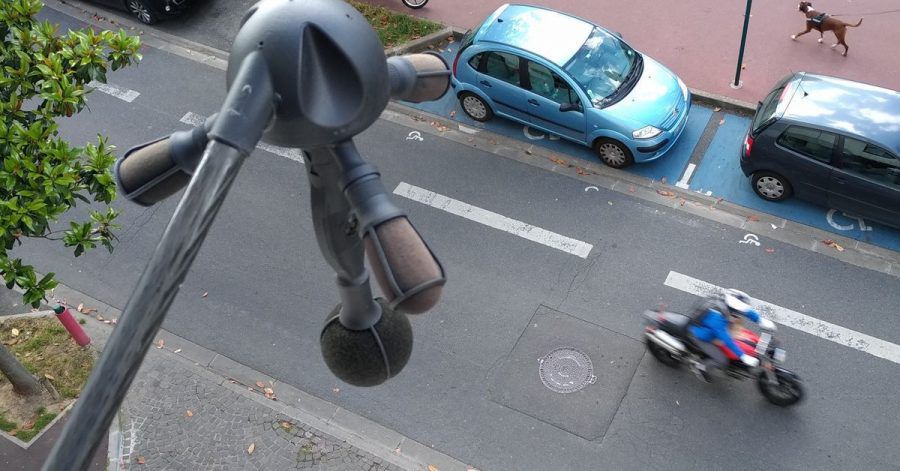 Der neue Lärmradar «Méduse»: Frankreich testet eine neue Radarfalle, die es auf lärmende Motorräder und Autos abgesehen hat.
