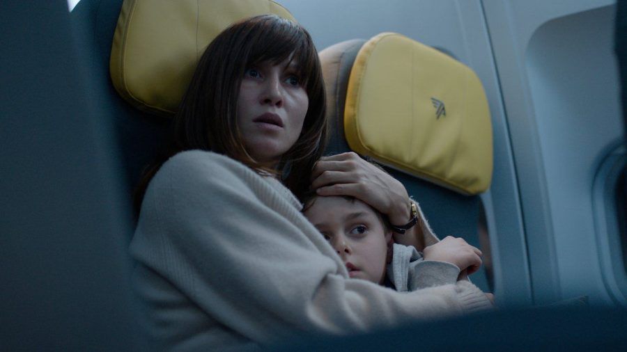 Peri Baumeister und Carl Koch in "Blood Red Sky". (wue/spot)
