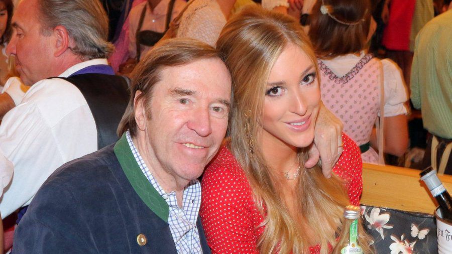 Günter und Alana Netzer 2015 auf dem Münchner Oktoberfest. (smi/spot)