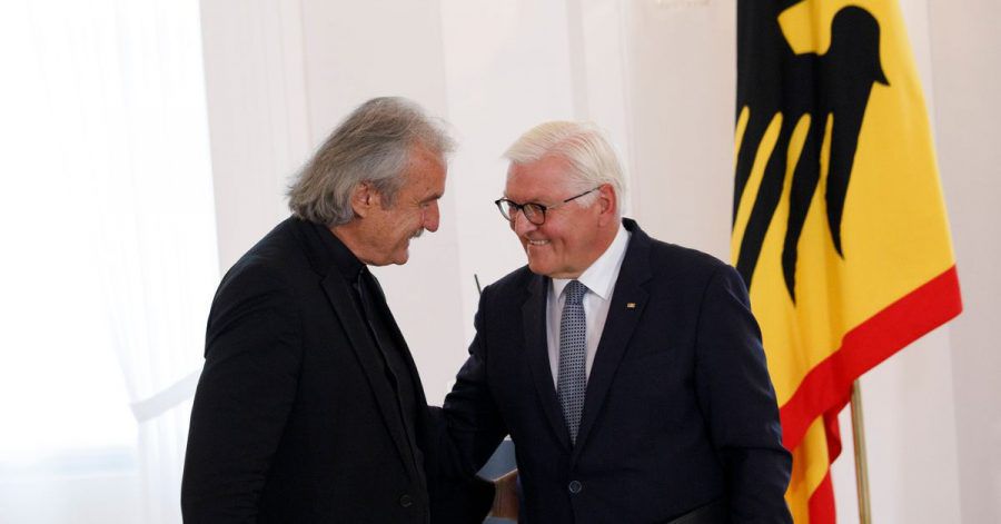 Frank-Walter Steinmeier und Christoph Ransmayr bei der Preisverleihung.