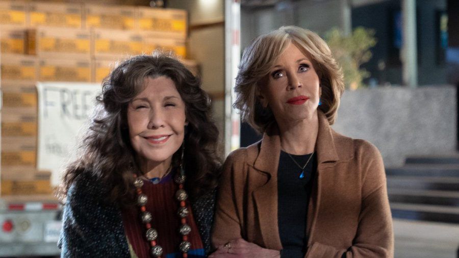 Jane Fonda (r.) und Lily Tomlin als das ebenso ungleiche wie liebenswerte Duo "Grace and Frankie". (stk/spot)