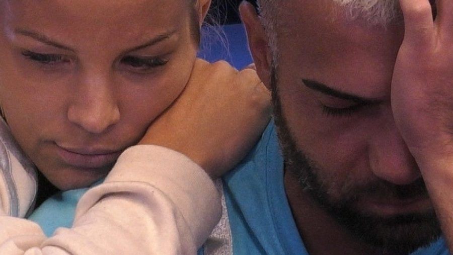 Ina Aogo tröstet Rafi Rachek bei "Promi Big Brother" (wue/spot)