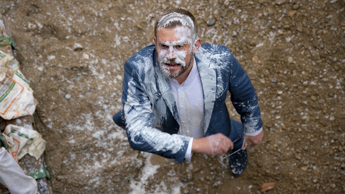 Sebastian Bezzel: Im Freibad lernt man fürs Leben