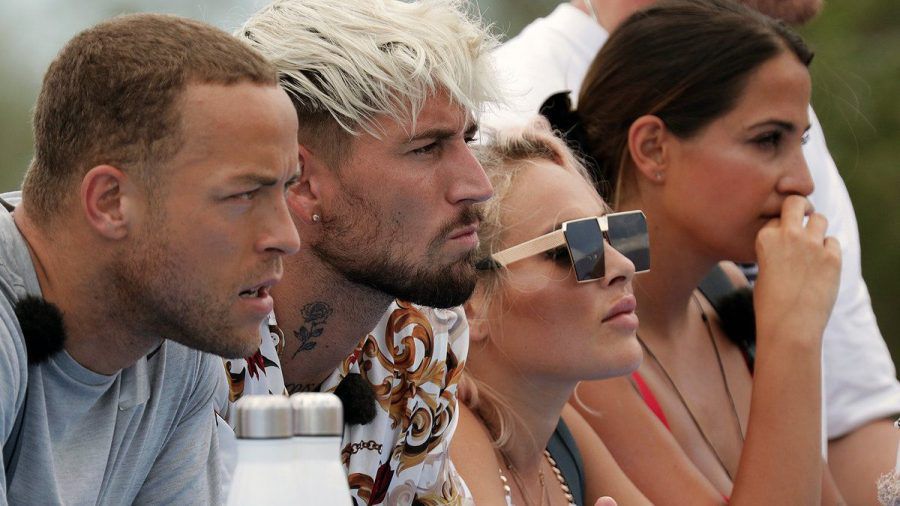 Die Angst geht um bei den Realitystars um Andrej Mangold (l.). (smi/spot)