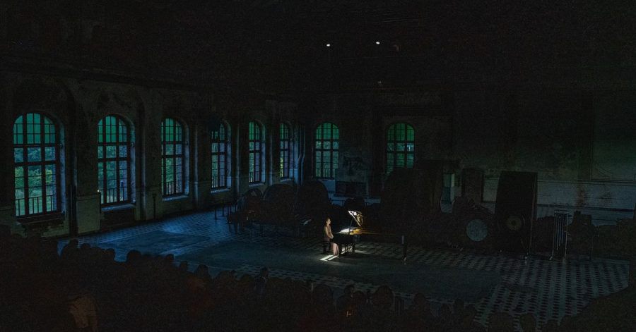 Mit einem «Konzert im Morgengrauen» gespielt von Virginie Déjos in der riesigen Maschinenhalle Zweckel in Gladbeck hat die neue Ruhrtriennale begonnen.