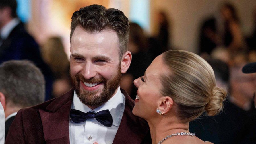 Chris Evans und Scarlett Johansson bei den Golden Globes 2020. (smi/spot)