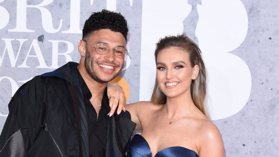 Sängerin Perrie Edwards und Profi-Kicker Alex Oxlade-Chamberlain sind neuerdings Eltern. (ili/spot)