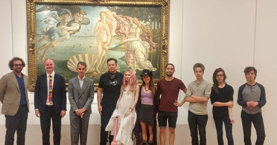 Gruppenbild vor Botticellis «Venus»: Elon Musk mit seiner Familie in den Uffizien. Von Museumsdirektor Eike Schmidt (2.v.l.) gab es eine Privatführung.
