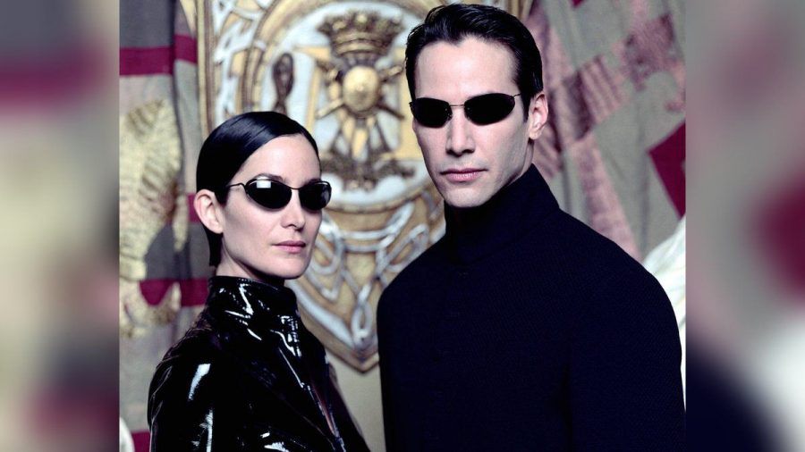 Kennen sich im neuen Teil nicht mehr: Carrie-Anne Moss und Keanu Reeves als Trinity und Neo in "Matrix" (mia/spot)