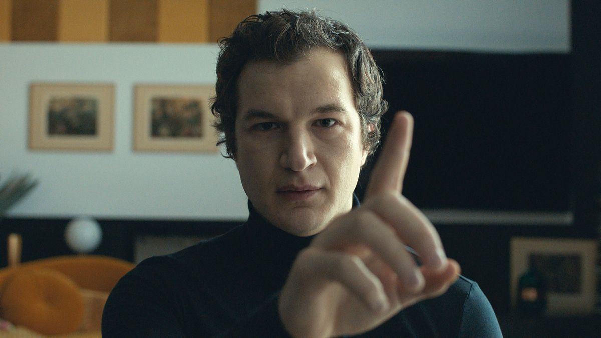 Absurd und komisch: "Der Masseur" bringt alle um den Verstand