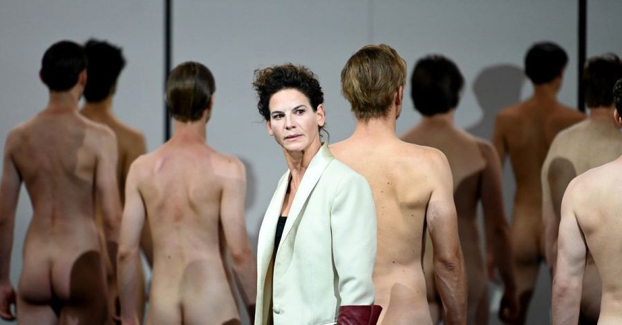Bibiana Beglau (Elisabeth, Königin von England) spielt während der Fotoprobe zum Schauspiel "Maria Stuart". Die Premiere der Oper im Rahmen der Salzburger Festspiele findet am 14. August 2021 auf der Perner-Insel statt.