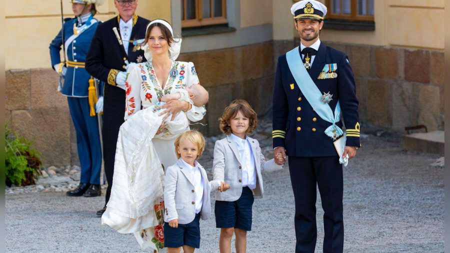 Prinzessin Sofia, Prinz Julian, Prinz Gabriel, Prinz Alexander und Prinz Carl Philip bei der Taufe des kleinen Julian  (mia/spot)