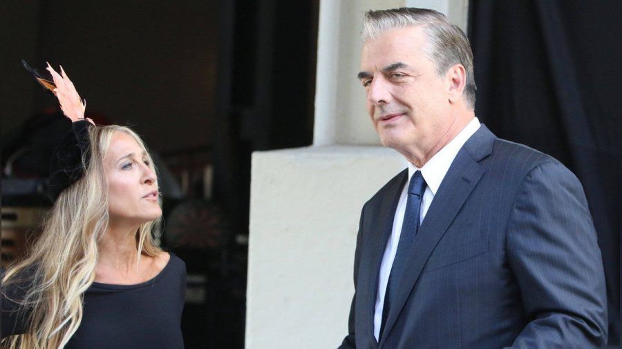 Sarah Jessica Parker und Chris Noth am Set (smi/spot)