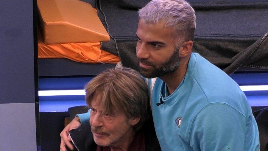 Rafi Rachek tröstet Jörg Draeger bei "Promi Big Brother", (wue/spot)
