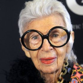 Iris Apfel bei der Premiere des Dokumentarfilms Always at The Carlyle im Paris Theater. New York, 08.05.2018