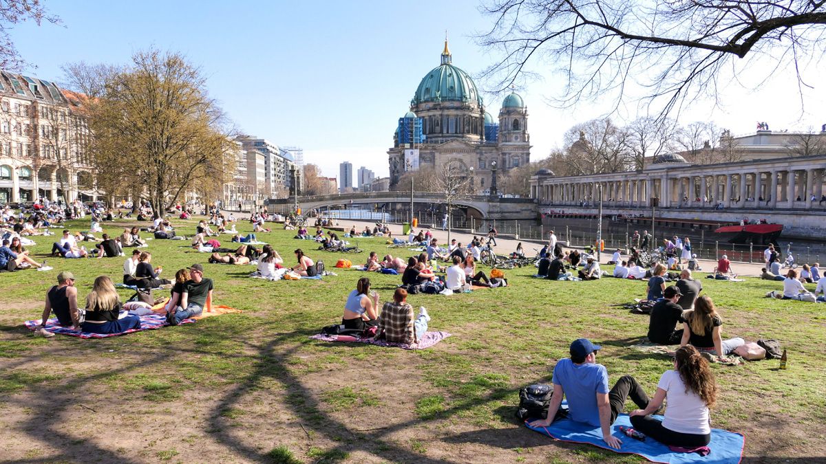 Umstritten: Berliner Park in der City macht abends zu