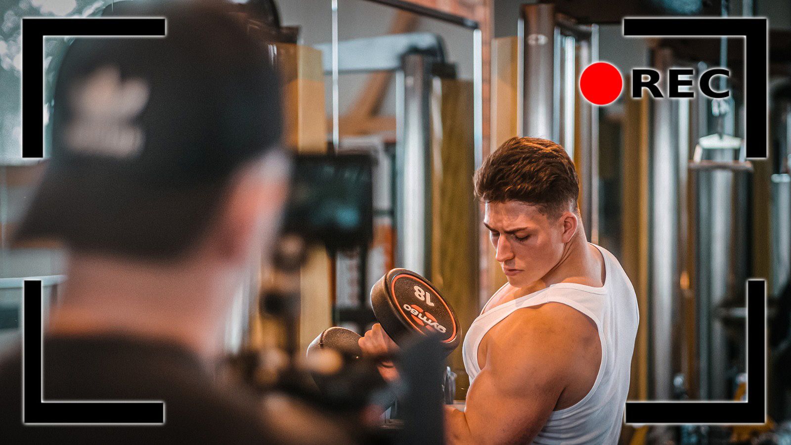 Johny Münster: Die Instagram-Granate auf dem Weg zum neuen Popstar?