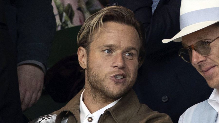 Olly Murs durch Sonnencreme auf der Bühne verletzt