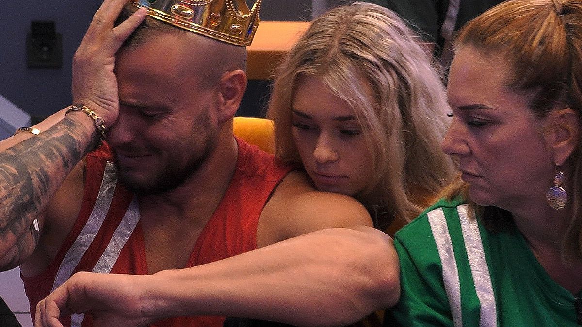 Ist Eric Sindermann wirklich so dumm, wie ihn seine Mitbewohner einschätzen?