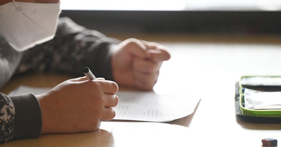 Infektiologe Tenenbaum hält an Schulen PCR-Pooltests für sinnvoll.