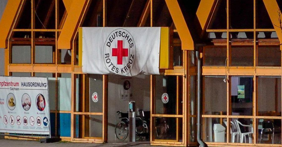 Bierflaschen als Waffe: Größere Schäden verursachten die selbstgebauten Brandsätze der unbekannten Täter glücklicherweise nicht.