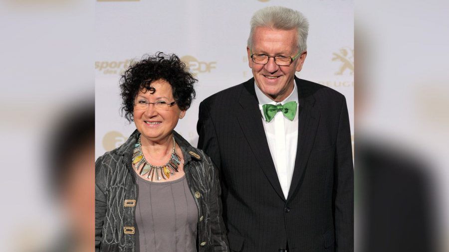 Gerlinde und Winfried Kretschmann auf dem roten Teppich. (mia/spot)