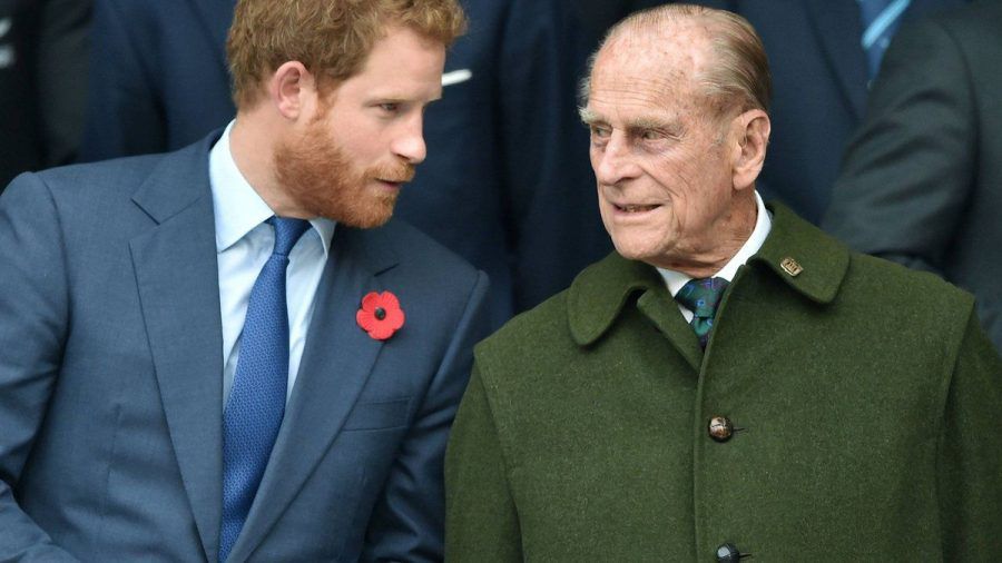 Prinz Harry mit seinem Großvater Prinz Philip bei einem gemeinsamen Auftritt. (hub/spot)