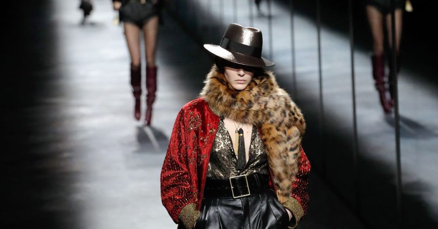 Das Label Saint Laurent will ab der Herbstkollektion 2022 auf Pelz verzichten.