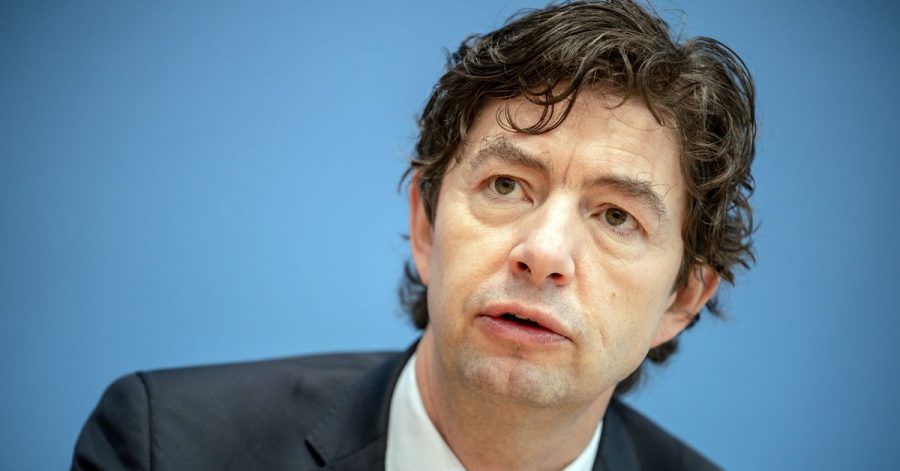 Christian Drosten, Direktor Institut für Virologie der Charité Berlin, nimmt an einer Pressekonferenz zur aktuellen Lage um die Corona Pandemie teil.