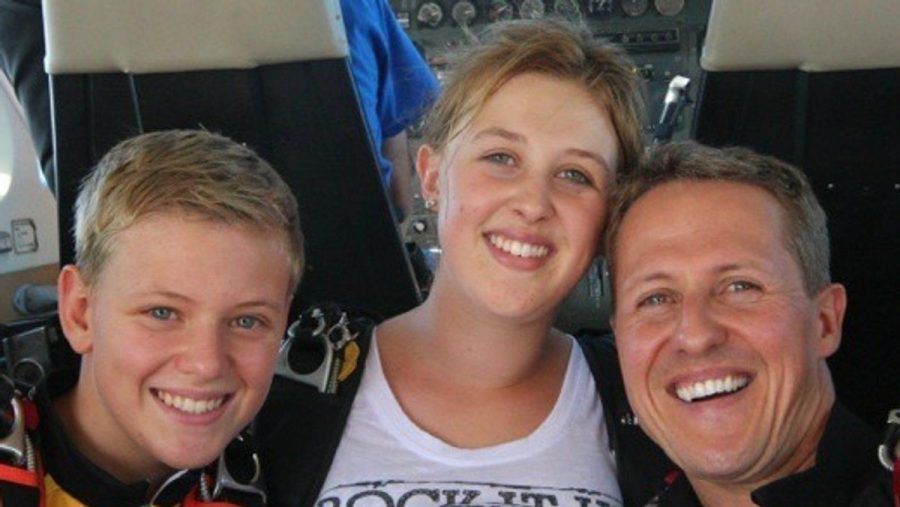 Michael Schumacher mit seinen beiden Kindern Mick und Gina-Maria. (stk/spot)