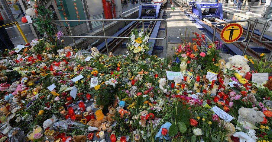 Erinnerung an den getöteten Jungen im Frankfurter Hauptbahnhof.