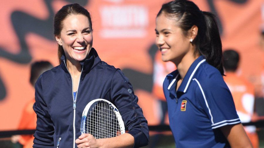 Herzogin Kate hat ein Tennis-Match mit US-Open-Gewinnerin Emma Raducanu gespielt. (ncz/spot)